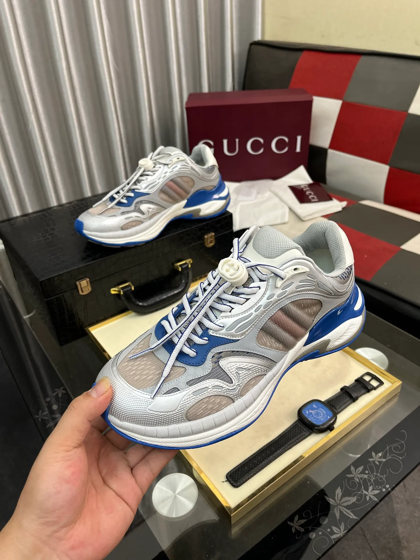 Men's men's shoes 💰1040⌚️⌚️GUCCI Gucci's new dad shoes 🇮🇹Top version🇮🇹🔜Purchasing level High version: The original disassembly took more than 3 months to develop 1:1, the version has been upgraded again, chips, packaging, imported mesh, all made with computerized cars Couple 👫 style 🔜Versatile in all seasons🔜 Fashion🔜 Personality 🔜Distinctive 🔵Full range of layouts, welcome to inquire for pictures Outsole: The latest original developed TPU vacuum Upper: Original mesh, super breathable 💯Full set of packaging Medium and low belt LOGO Size: Women's size 35-40 Men's size 38-45 (38 45 customized